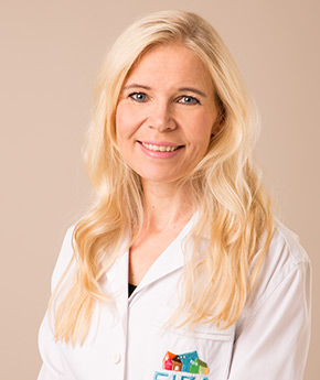 Sisätautien erikoislääkäri Kirsi Pietiläinen Eiran sairaalassa, erityisosaaminen lihavuuden, tyypin 1 ja 2 diabeteksen skeä yleissisätautien hoito.