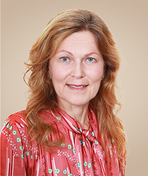 Psykologi ja psykoterapeutti Saana Hirvas Eiran sairaalassa, erityisosaaminen perhe- ja pariterapia.