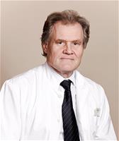 Ortopedian ja traumatologian erikoislääkäri Esko Kaartinen Eiran sairaalassa on erikoistunut nilkan, lonkan ja polven tähystyskirurgiaan.